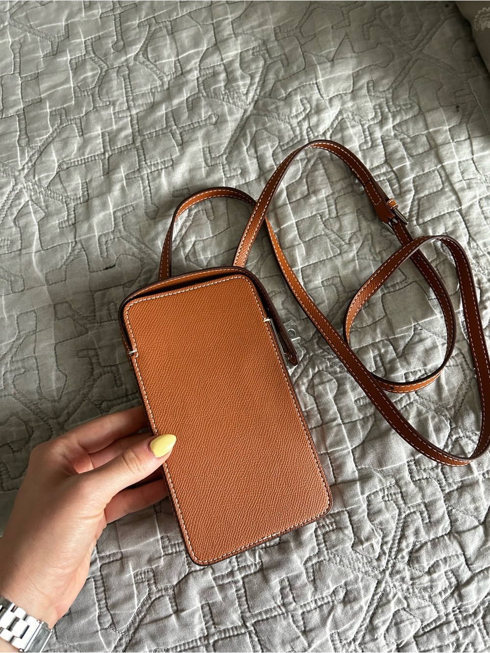NWT BRAND NEW Leather Crossbody Phone Bag in Tan - Picture 4 of 11